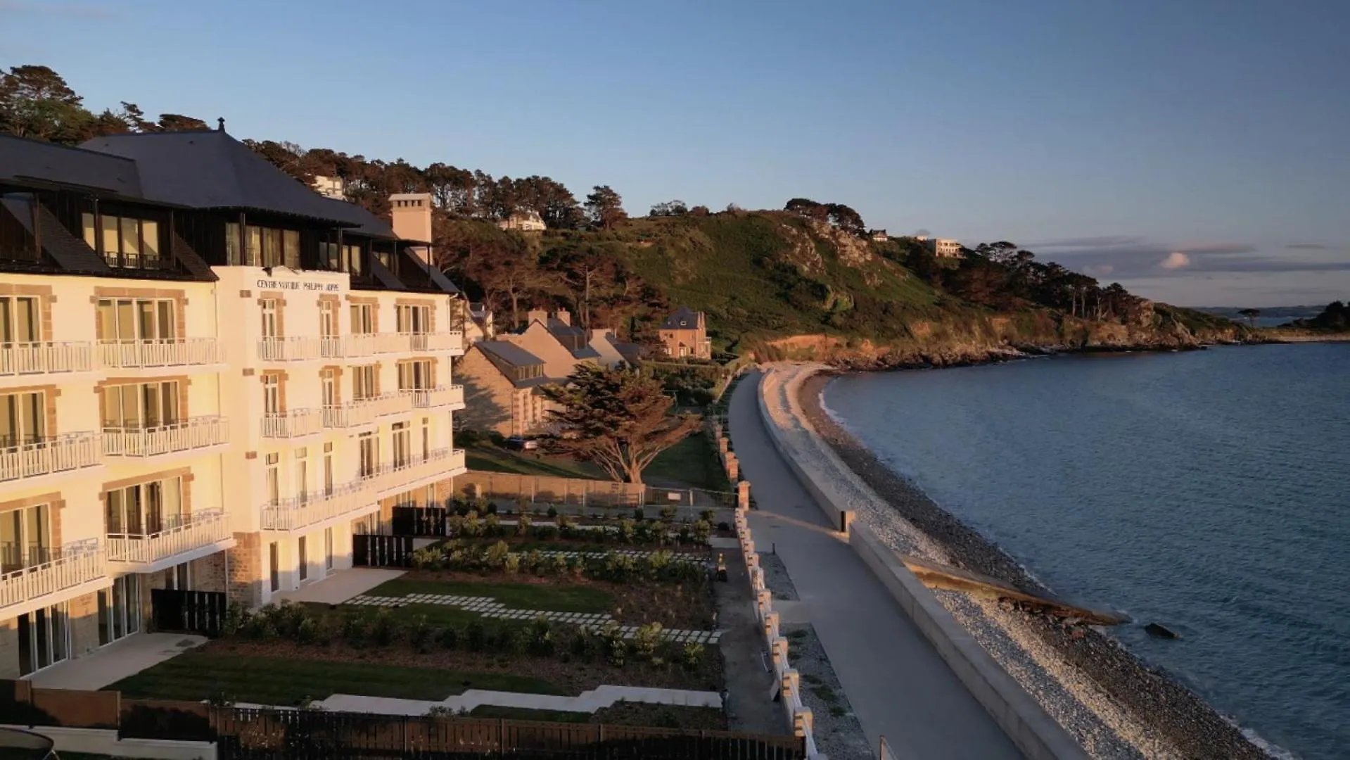 Διαμέρισμα Les Meloines T3, Luxurious 2 Bedroom Seaside Trébeurden