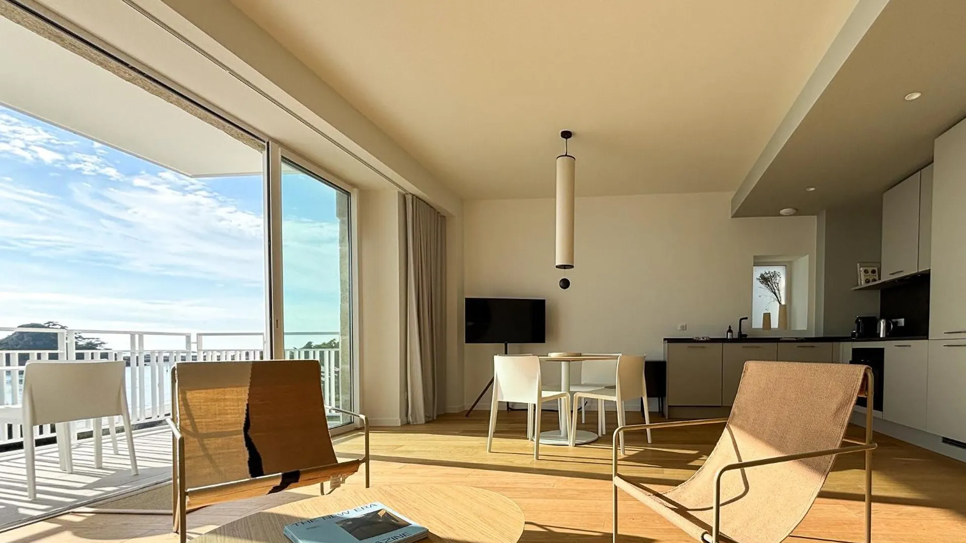 Les Meloines T3, Luxurious 2 Bedroom Seaside Trébeurden 0*,  Γαλλία